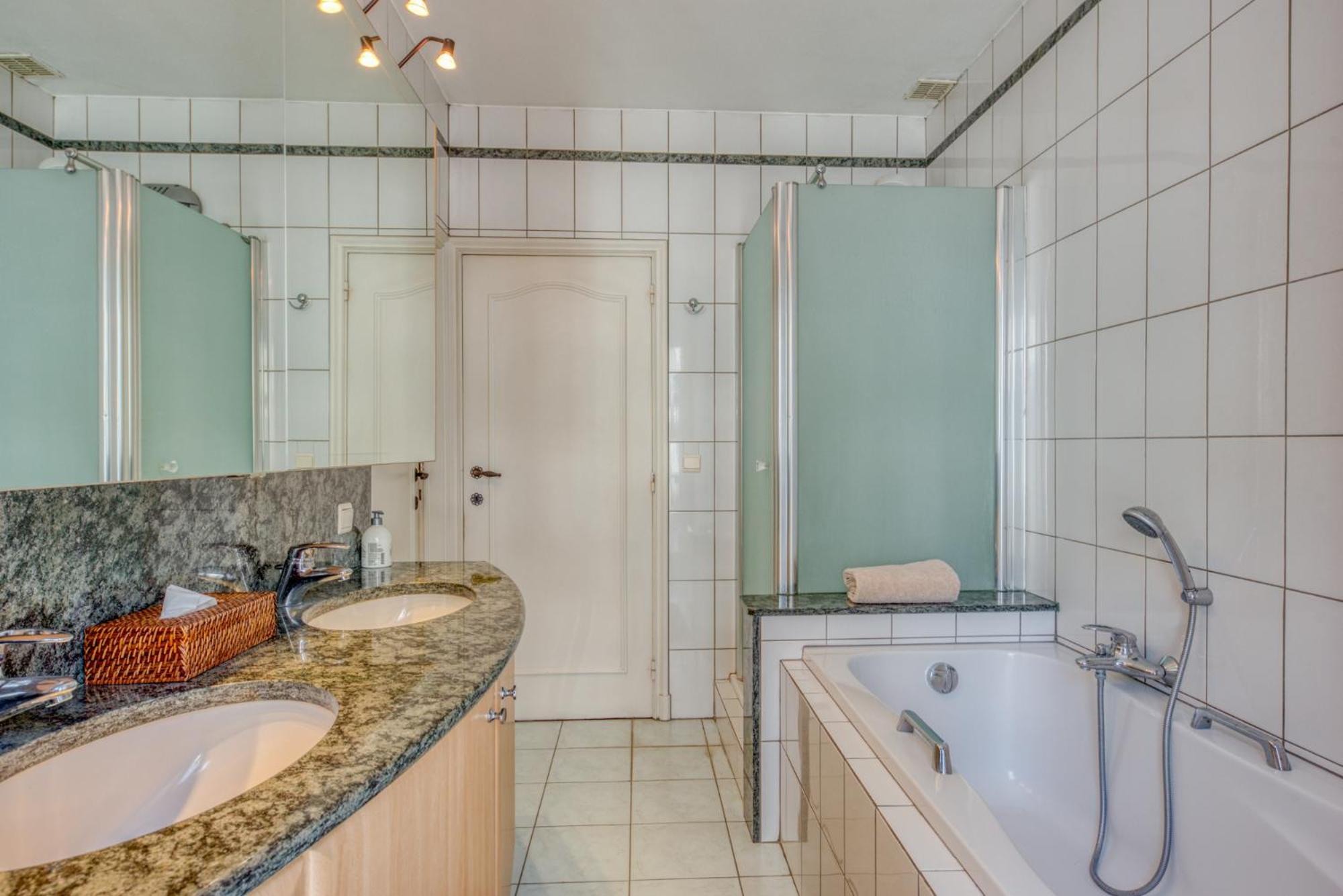 Belle Maison Bourgeoise Partagee De 4 Logements 列日 外观 照片
